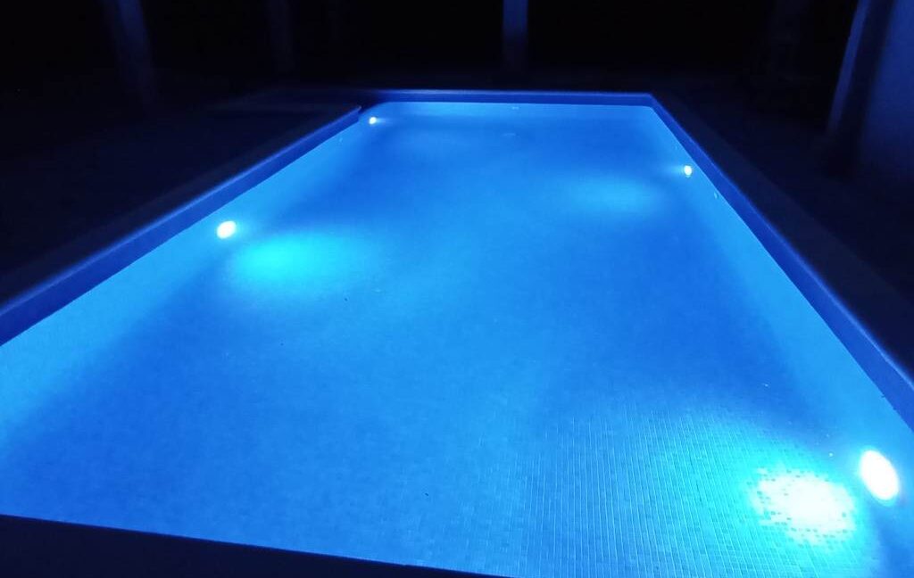 Piscina a noite