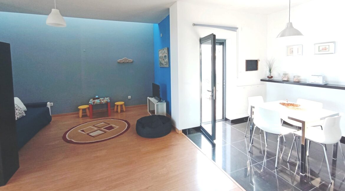 Sala 3 e cozinha maior na lateral
