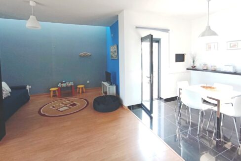 Sala 3 e cozinha maior na lateral