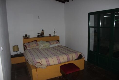 V1821 04 bed
