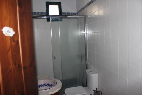 V1821 09 bath